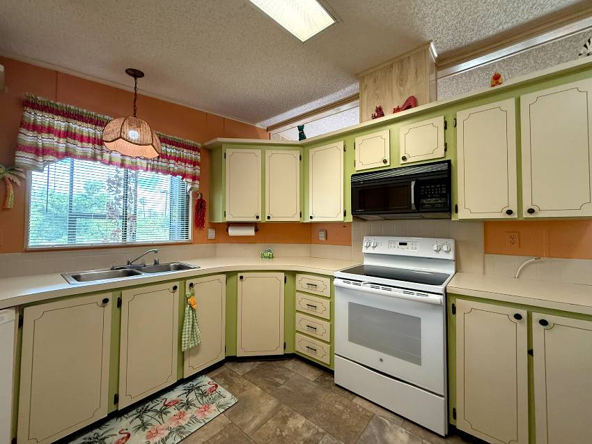 10 Moss Ct a Palmetto, FL Mobile or Manufactured Home for Sale